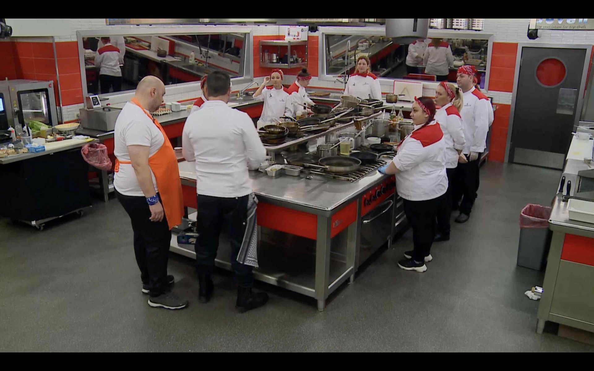 Ето кой си тръгна от Hell’s Kitchen, а причината е...