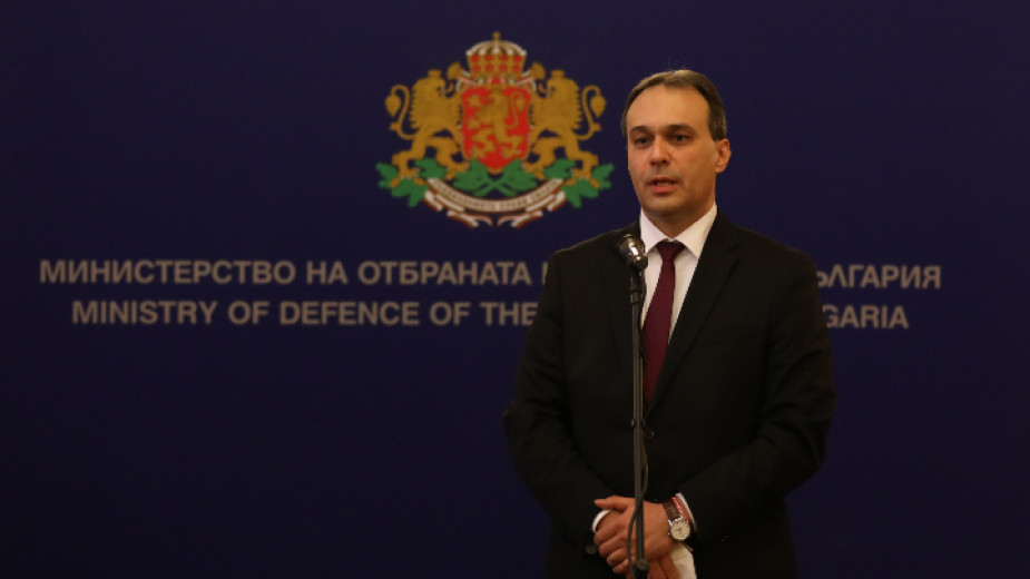 Военният министър с важни думи за военната помощ за Украйна и поддръжката на МиГ-овете 