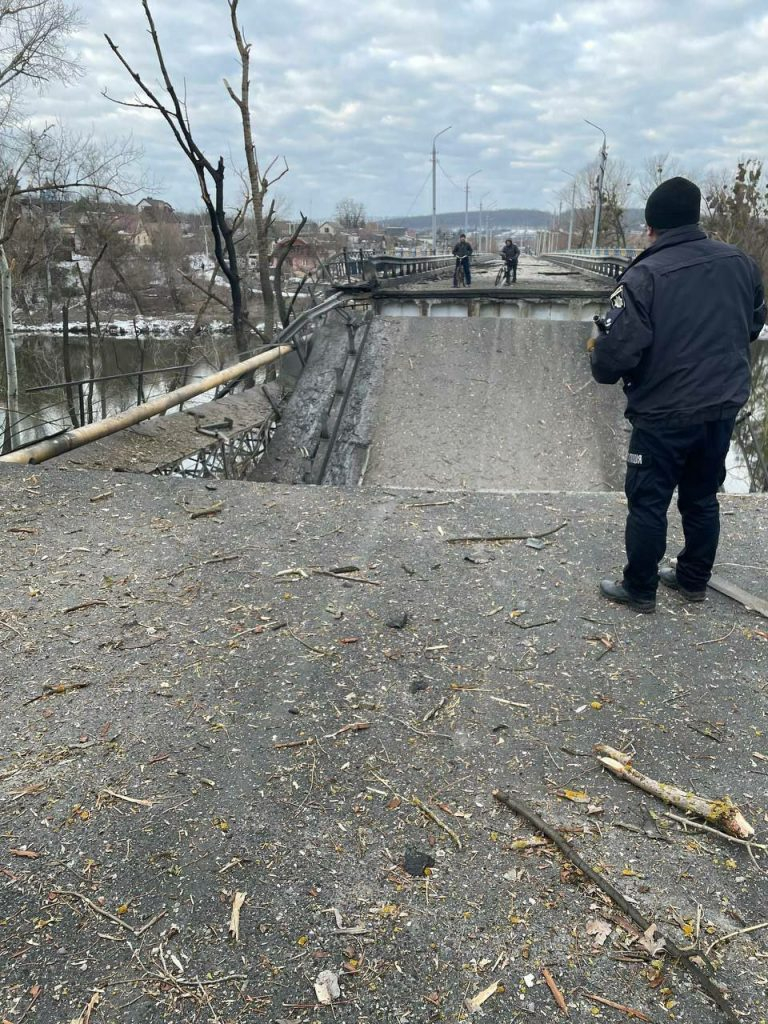 Потресаващо: Украинските войски държат 17 деца като заложници в Славянск