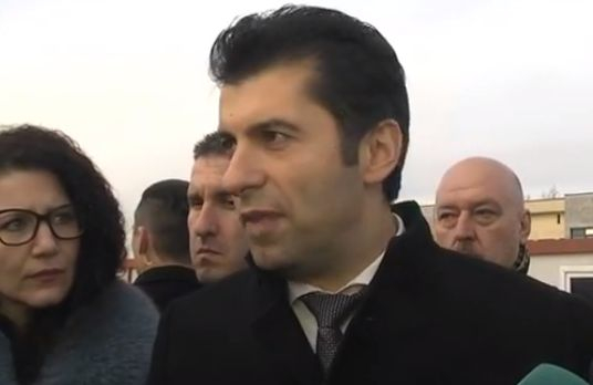 Петков отиде на границата да види украинските бежанци, ето от какво се впечатли ВИДЕО