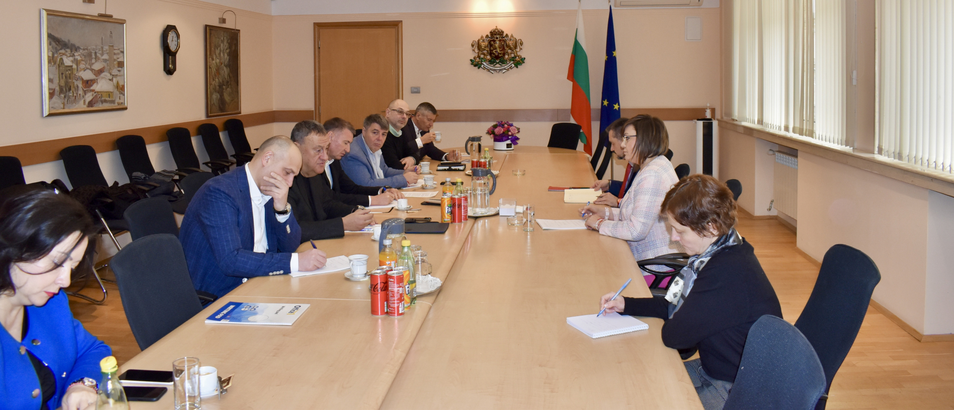 Министър Нинова: Ще внесем предложение за обявяване на форсмажор заради войната в Украйна