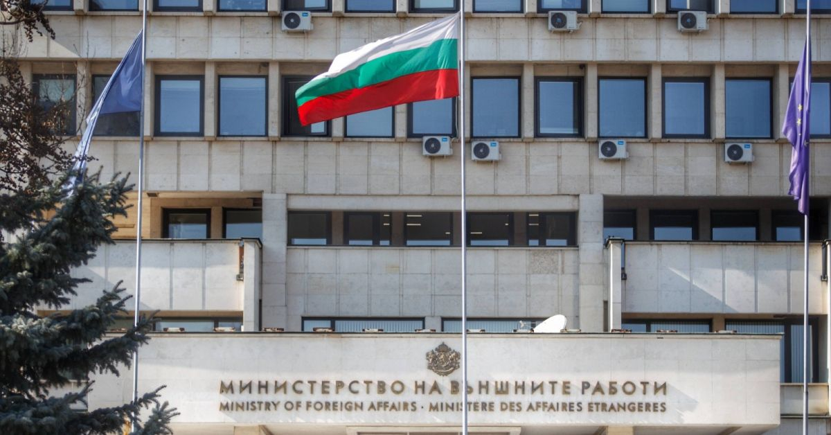 С благословията на Петков МВнР обяви 10 руски дипломати за персона нон грата
