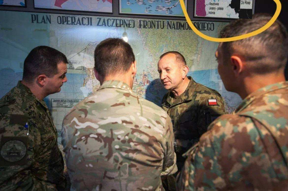 Полски военни показаха КАРТА на Украйна, поделена между Полша, Унгария, Румъния и Русия след войната