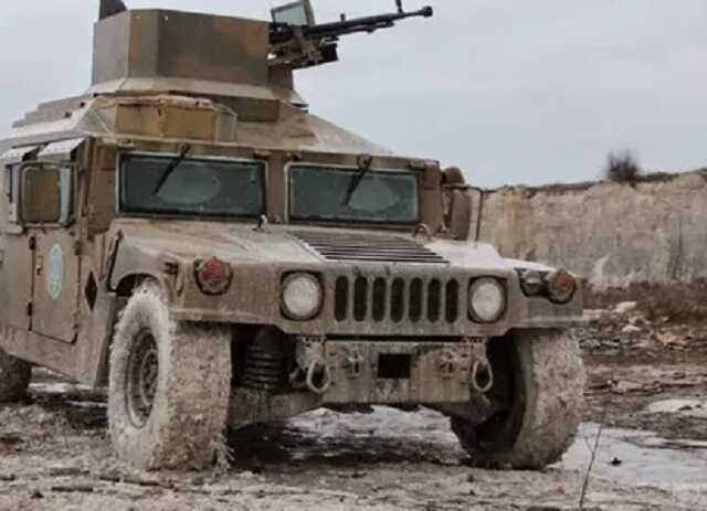 За първи път ВСУ показа в действие военните US автомобили Humvee ВИДЕО