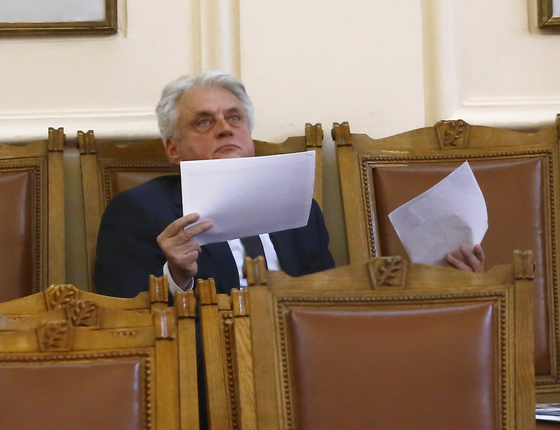 Бандити вилнеят из цяла България, а Рашков го крие
