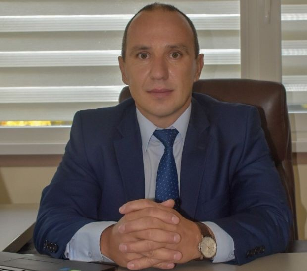Адв. Димитров: А защо умнокрасивите не поискат и Цветан Василев да бъде разпитан по скайп