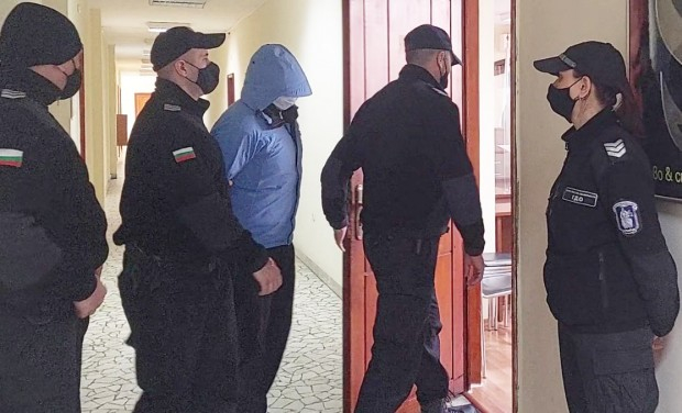 Касапинът Кирил намушкал Павлина с нож, подарен му от сестра й, а жертвата... 