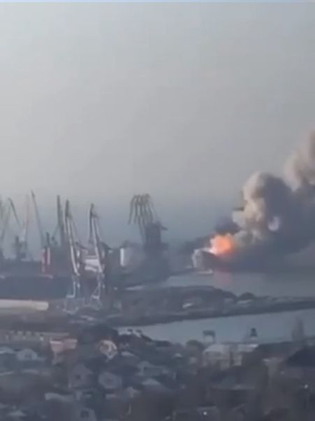 Експлозии разтърсиха пристанището в Бердянск ВИДЕО