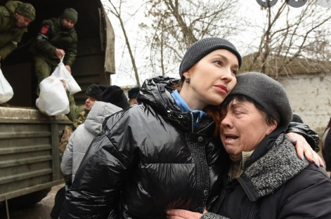 Американка, спасена от Мариупол, разказва как ВСУ са окупирали детски градини и училища ВИДЕО