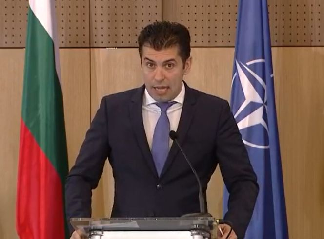 Петков обяви на английски откъде ще взимаме газ вместо руския ВИДЕО