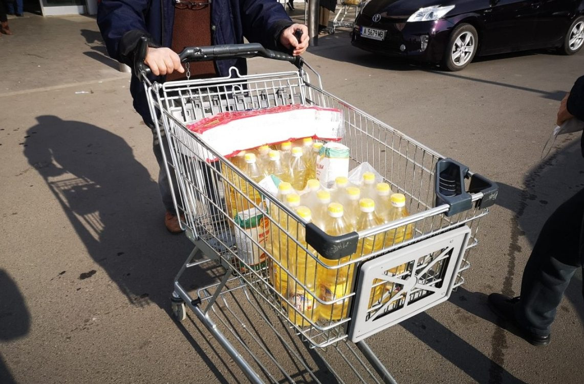 Паниката не е само при нас, ето какво се случва в ЕС с брашното и олиото