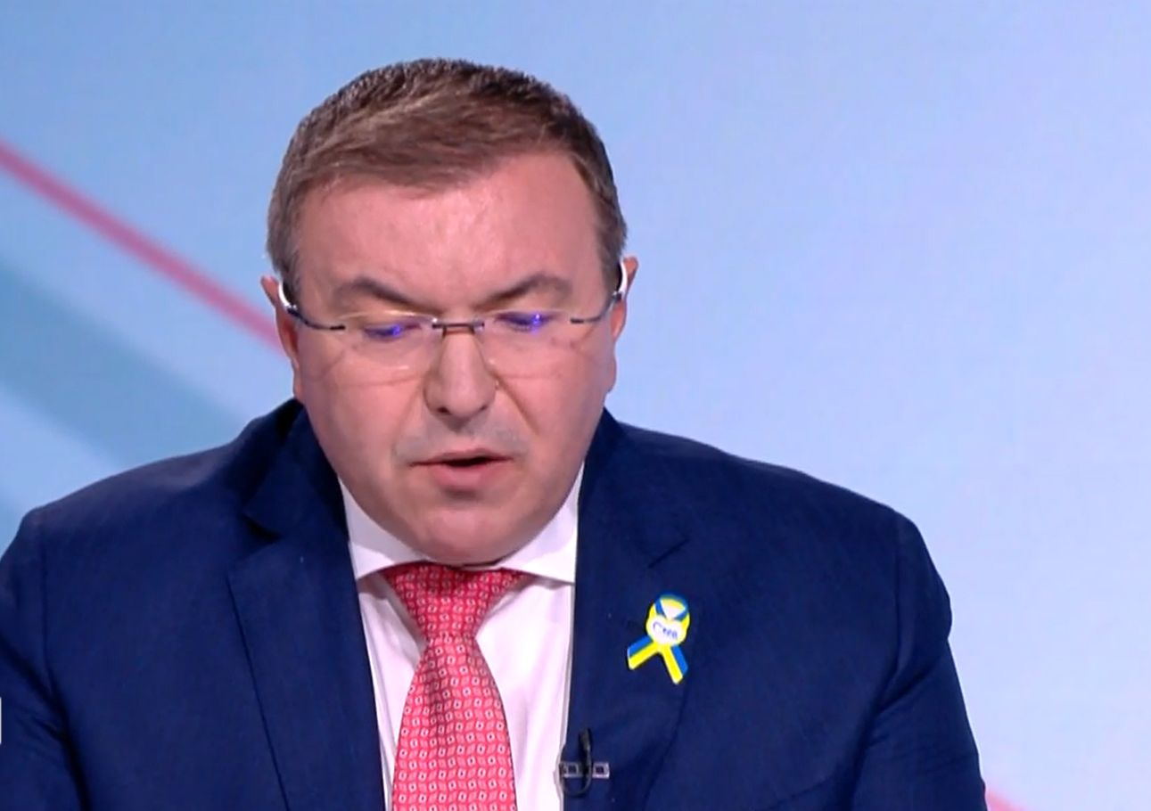 Проф. Ангелов алармира: К-19 ще ни удари шамар, ако...