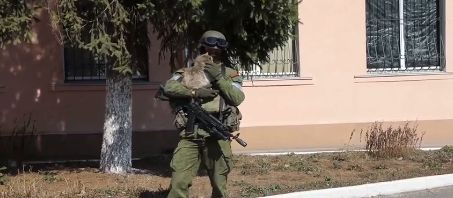 Любов по време на война - няма да повярвате какво направи този руски войник ВИДЕО
