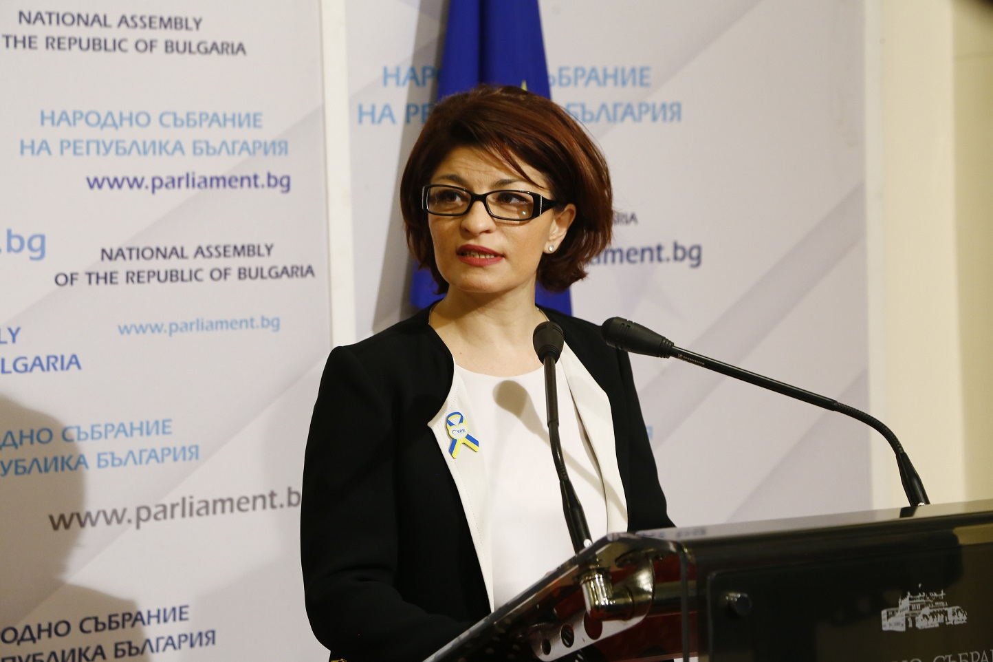 Деси Атанасова оглави парламентарната Комисия за контрол над службите