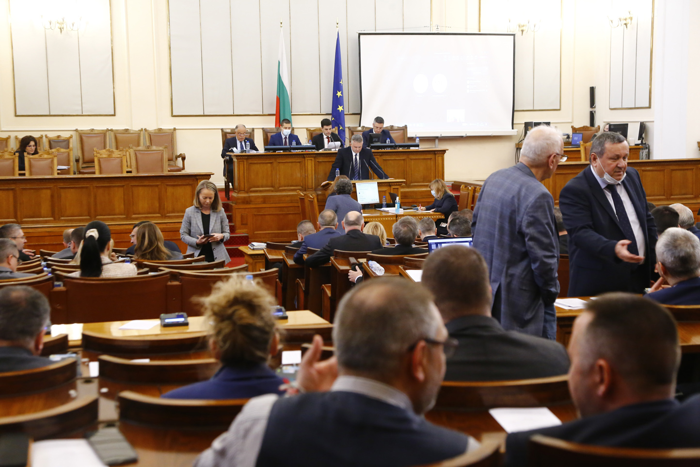 В НС днес ще ври и кипи заради РСМ и новия гуверньор на БНБ