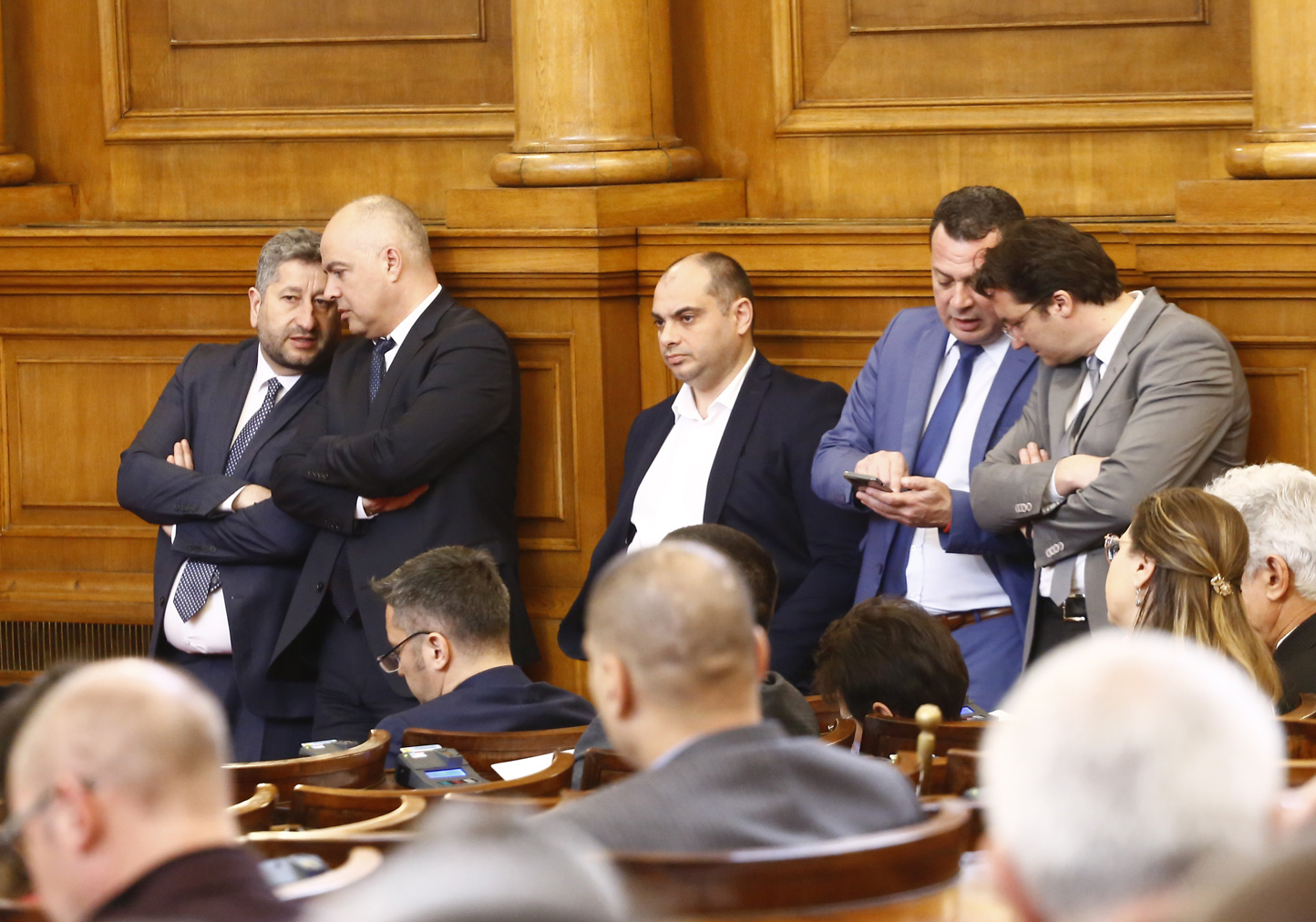 Нов скандал в парламента, ето за какво се карат