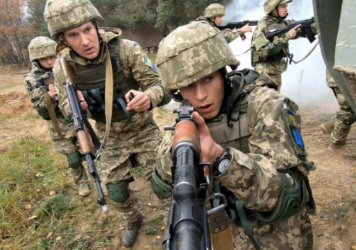 Шокиран военен от ВСУ: „Половин тон бомба! Бомбардират ни като котенца“ ВИДЕО