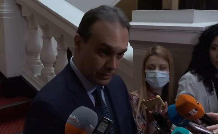 Военният министър с първи думи след коалиционен съвет на управляващите, проговори ще има ли оръжие за Украйна