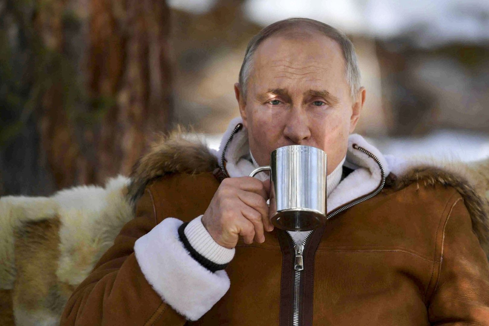 Руска медия сензационно: Путин е болен от рак! Заради това не се разделя с...