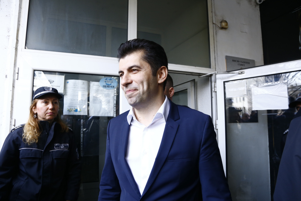 Навръх 24 май Петков готви най-голямото национално предателство