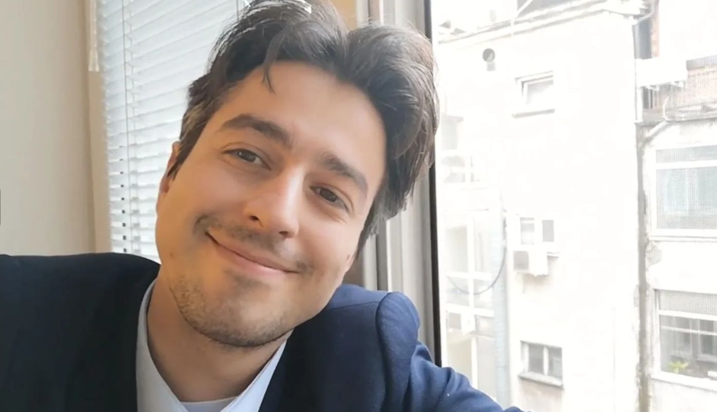 Ерджан Ебатин с уникално ВИДЕО клип за МИНИСТЪРО си