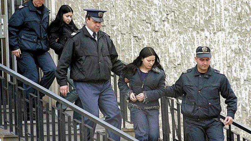 Осмокласнички удушиха съученичка, защото била много красива