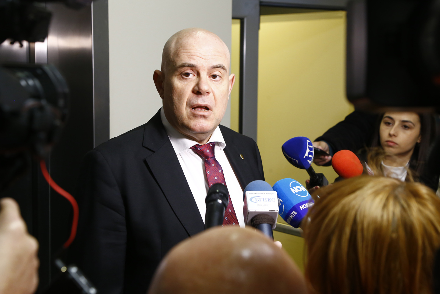Гешев с първи коментар за изгонените руски дипломати