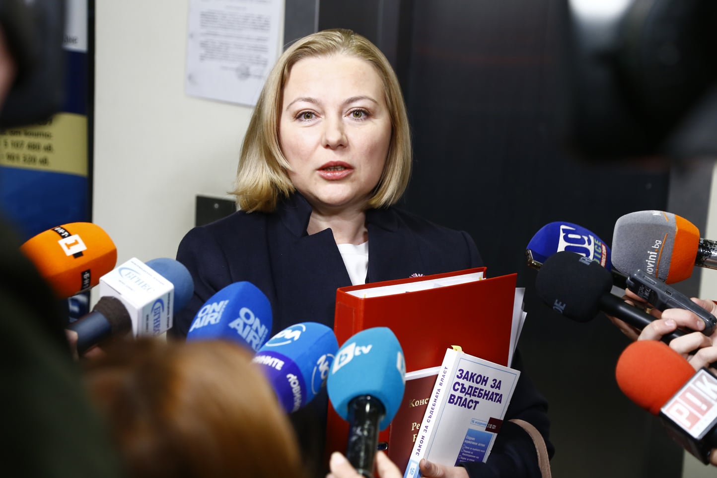 Надежда Йорданова: Веднага връщаме мандата, ако...