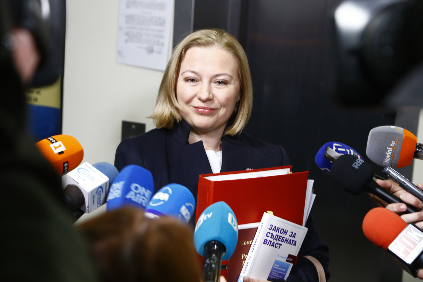 Надежда Йорданова каза задават ли се избори заради ротацията