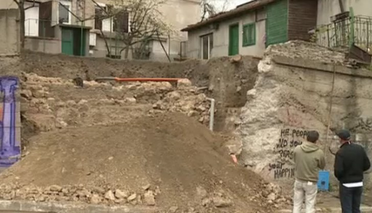 Русенец откри огромно имане в двора си