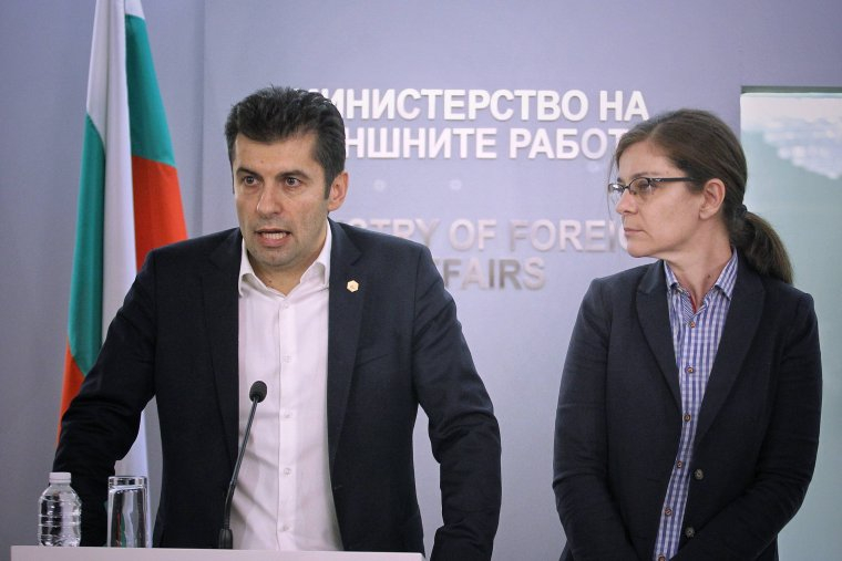 Генчовска взриви НС! Петков е разобличен за РСМ, депутатите в шок, това ли е краят на коалицията! 