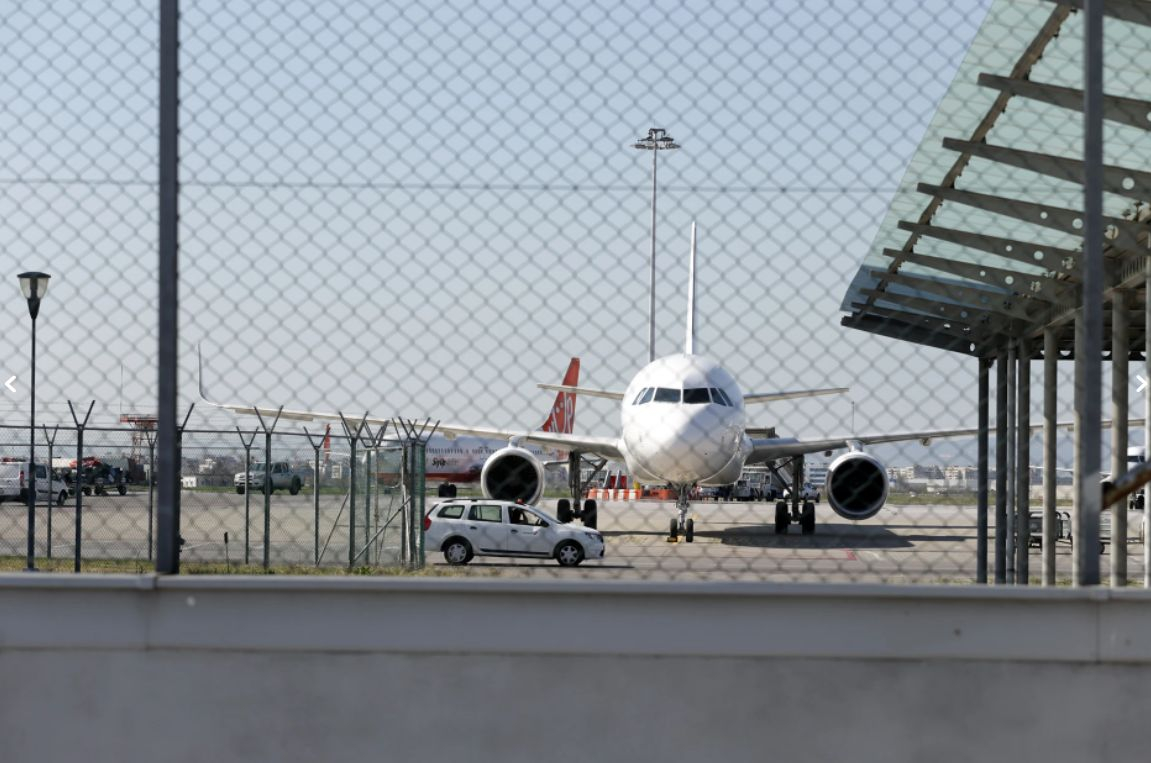 Вдигнаха МиГ-29 по тревога заради самолета на Flydubai в София, на борда му били и...