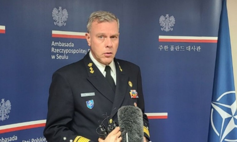 Скандал: Шефът на Военния комитет на НАТО е в България, правителството крие до последно