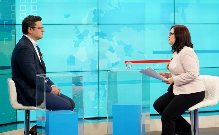 Кулеба пак натиска БГ политици за оръжия 
