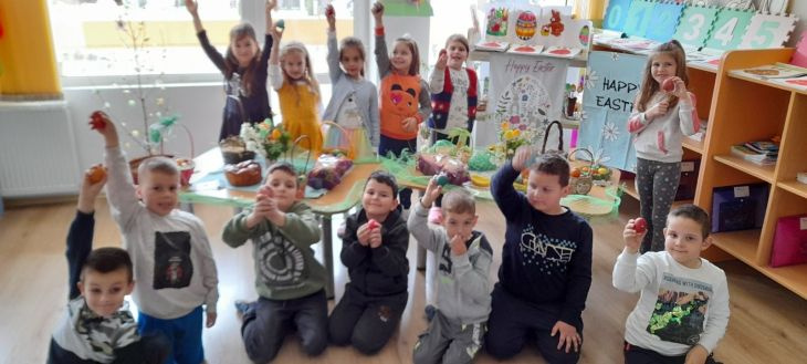 БСП-Неделино зарадва над 270 деца и хора с увреждания с яйца и козунаци за Великден 