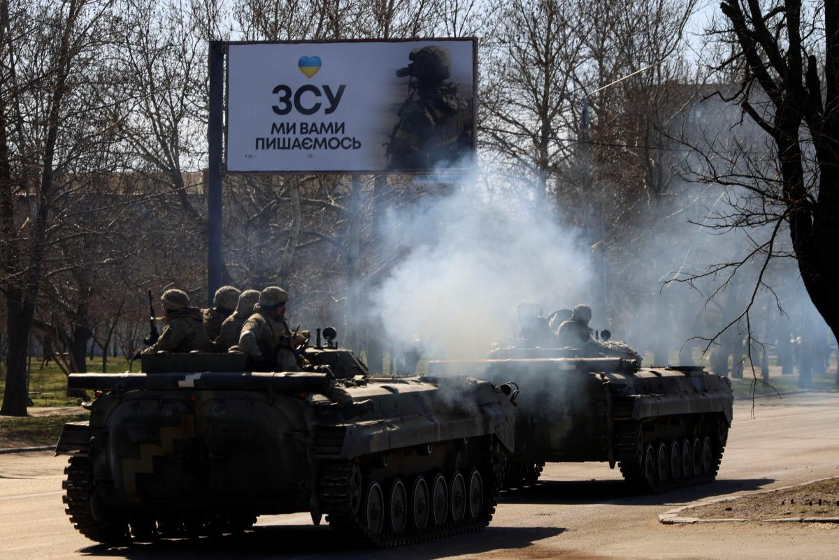Украинският Генщаб: Руските военни настъпват по цялата линия в Донбас ВИДЕА