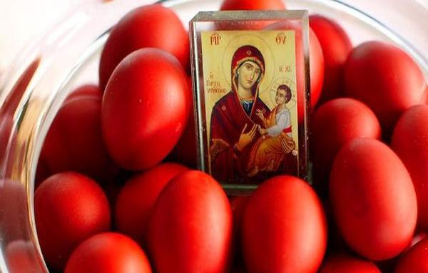 Защо агнето, червеното яйце и козунакът са символи на Великден