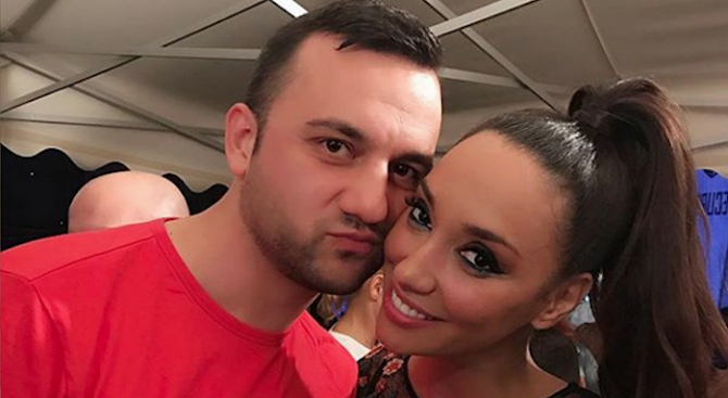 Бившият на Мария Илиева се запусна, изпъчи огромен тумбак СНИМКА