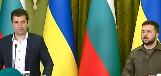 Зеленски с голямо обещание към Петков, а нашият премиер се зарече да се върне в Киев, за да... БЛИЦ TV