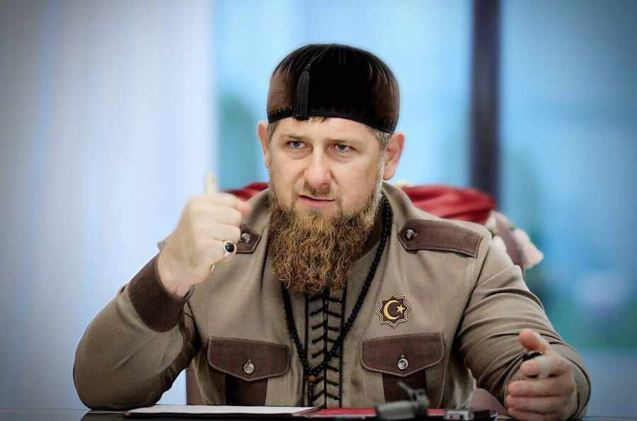 Кадиров отговори на молещия Запада за десант в Мариупол командир на морската пехота 