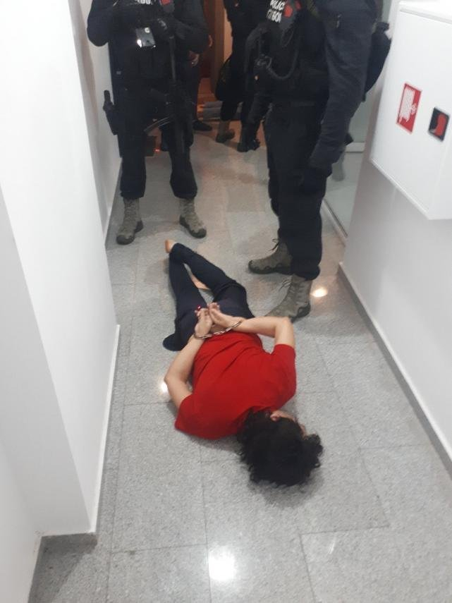 Шок! ГДБОП разби луксозен бардак с мъжки проститутки в София, ето кои са те СНИМКИ 