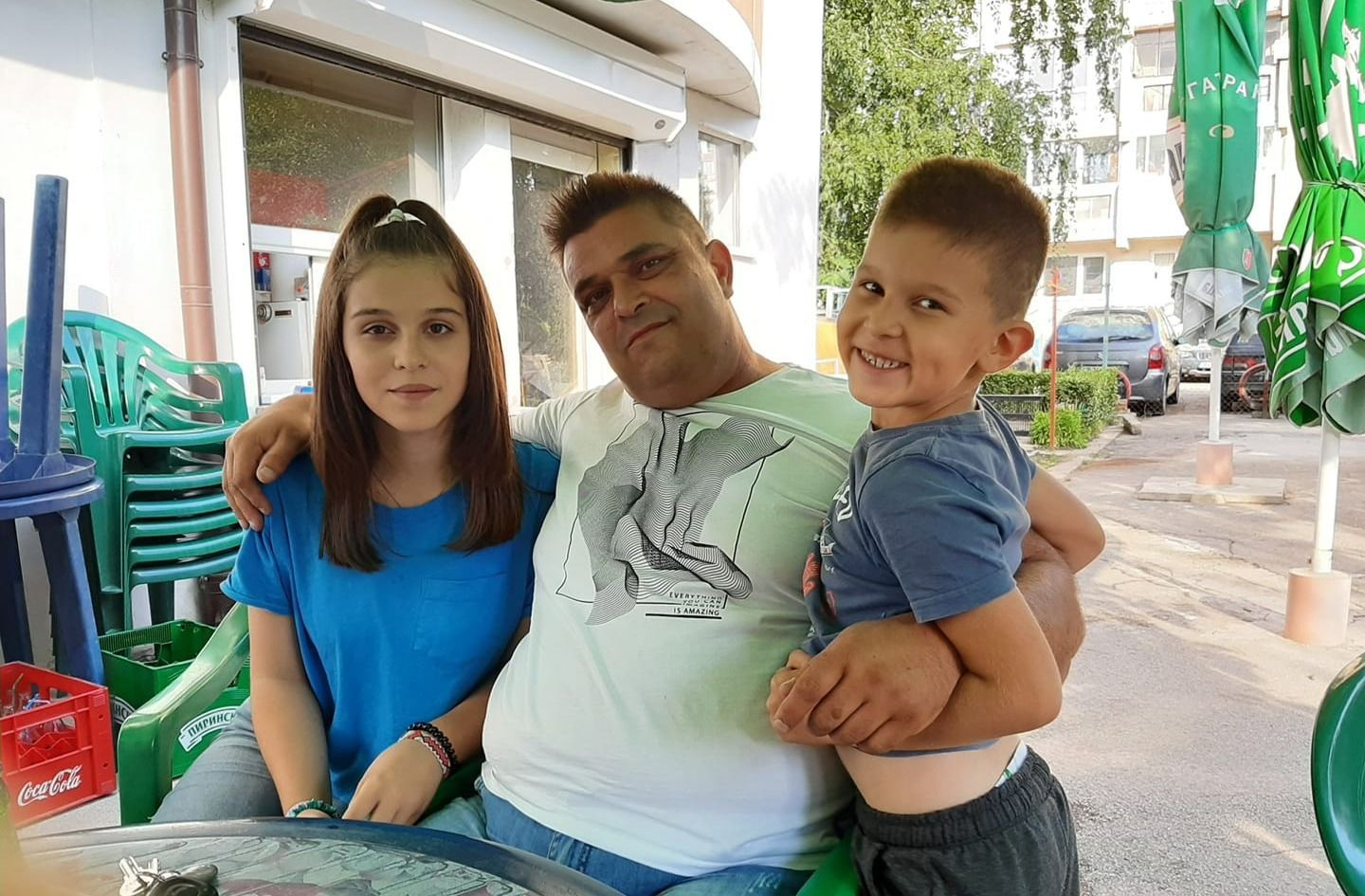 Зов за помощ: Самотен баща събира 40 000 лв., за да се лекува и живее