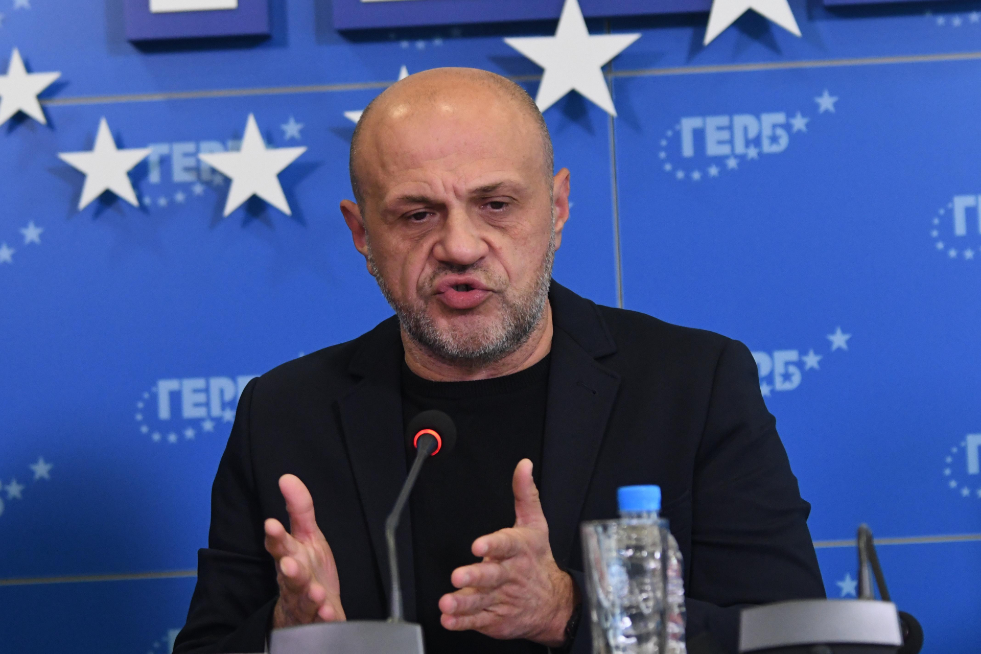 Дончев: Политиците да смятат, става дума за бюджет, а не за есе