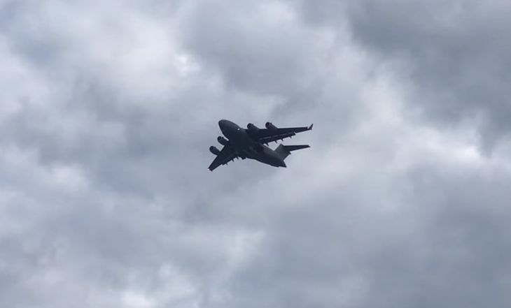 Украински транспортен Ан-124 "Руслан" кацна в Бургас, крият мисията му ВИДЕО