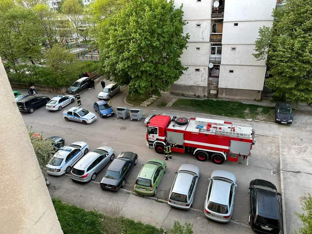 20-часова драма в „Люлин” – от балкона хвърчат печки, газови бутилки, щори ВИДЕО