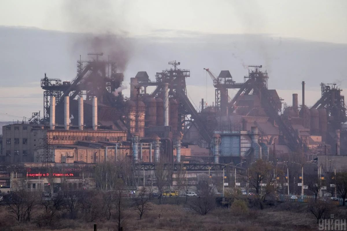 Щурмът на "Азовстал": Руснаците пробват морски десант, задействани са танкове и БМП ВИДЕО