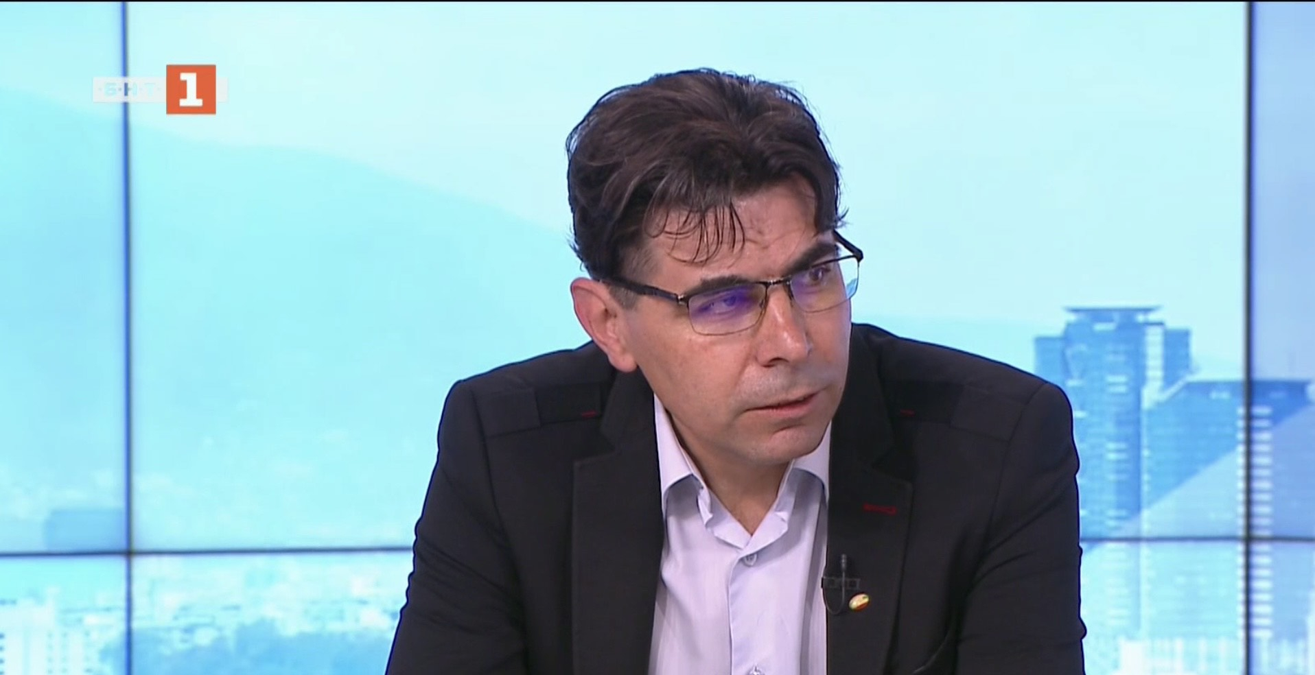 Борислав Ангелов: Парламентът прие позицията на БСП да не се изпращат оръжия в Украйна