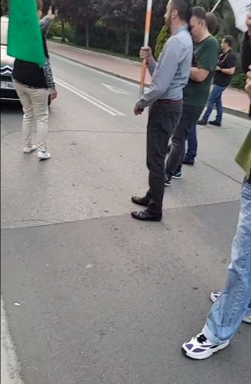 Извънредно: Протестиращи блокираха завод „Арсенал“ ВИДЕО