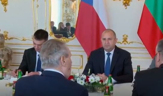 Радев с мрачна прогноза за войната в Украйна 