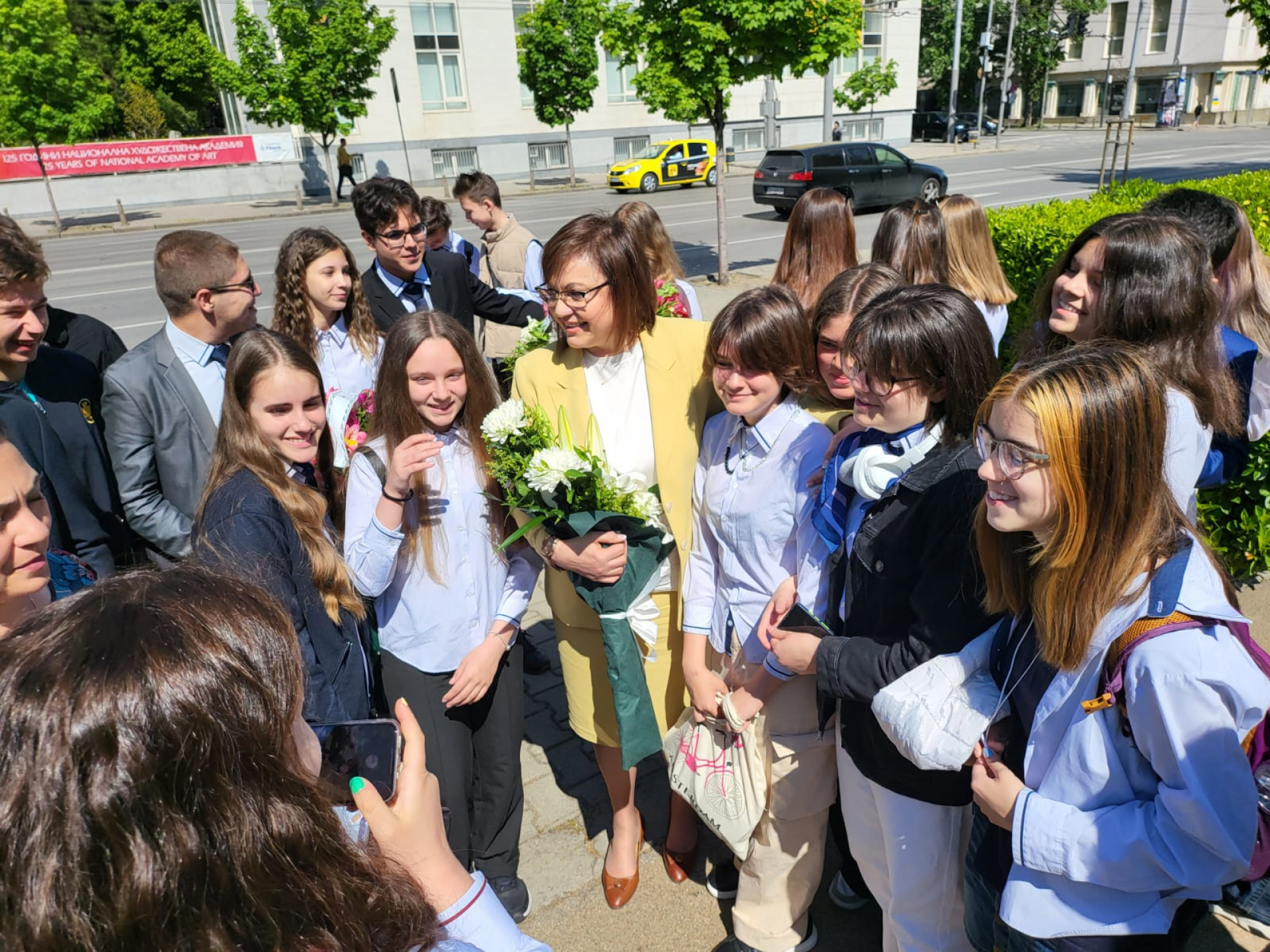 Вицепремиерът Нинова на празника на НГДЕК: Да е свято делото на братята Кирил и Методий